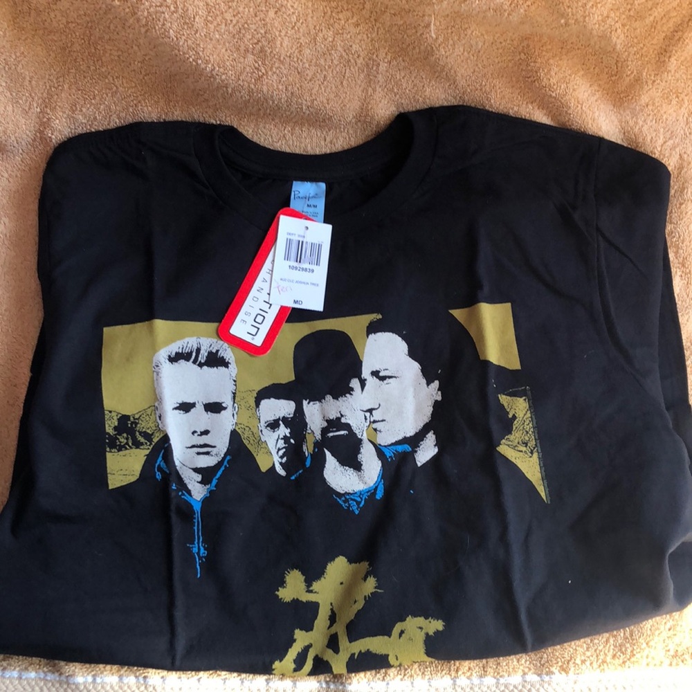 Mens medium U2 t shirt brand new w/ tags